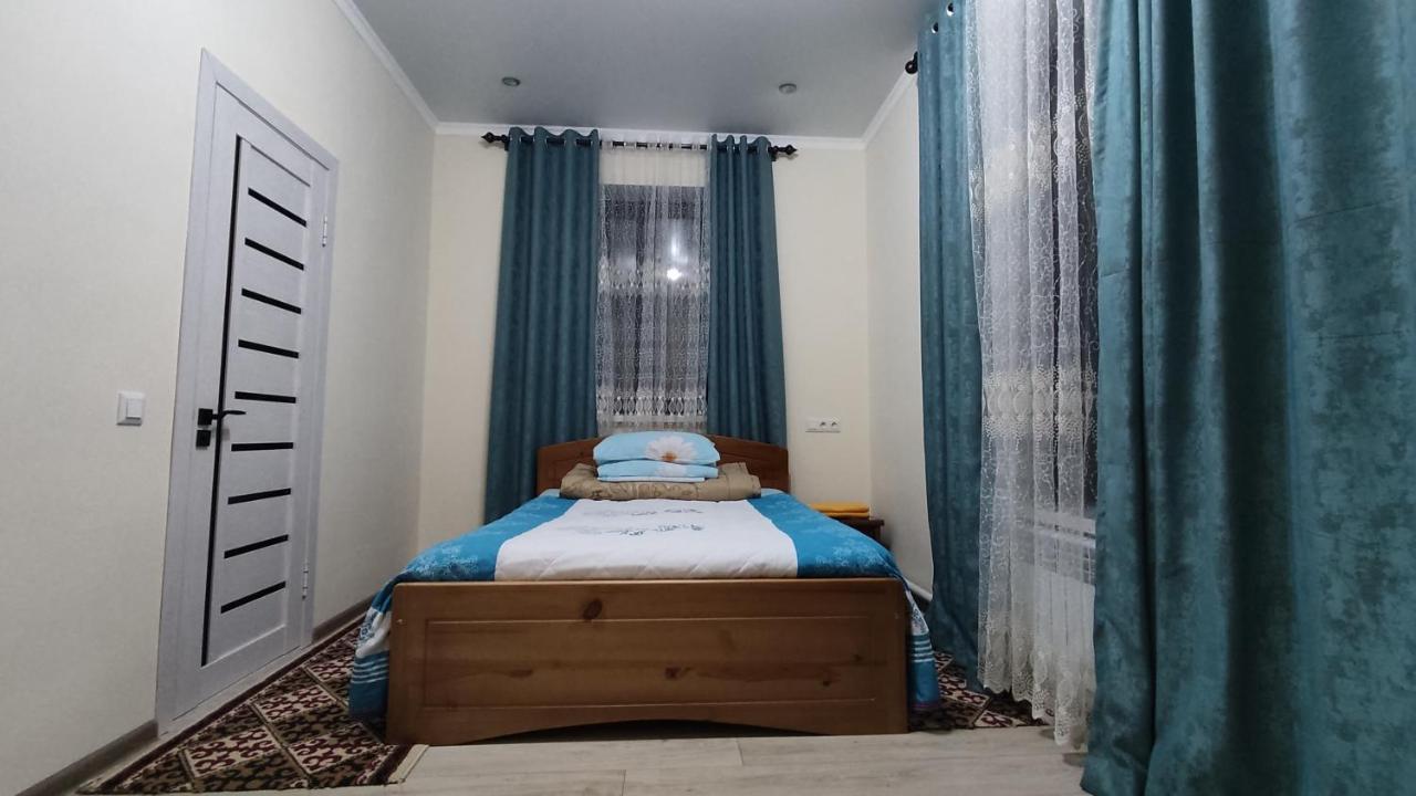 Tuenduek Guest House, Karakol Extérieur photo